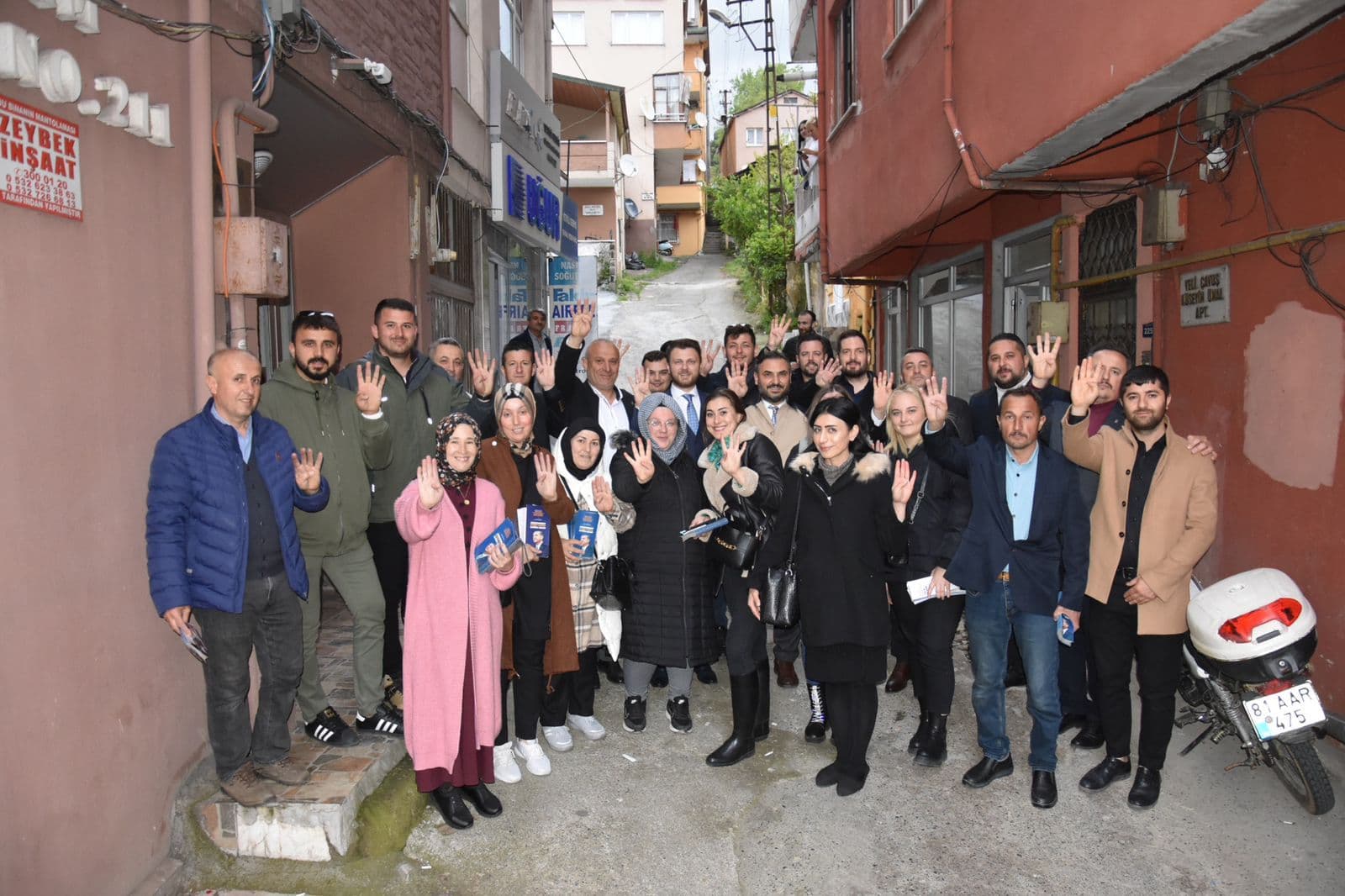Aday Gibi Çalışıyor